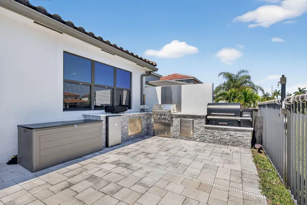 $989,995 | 7204 Stella Lane, Lake Worth, FL 33463