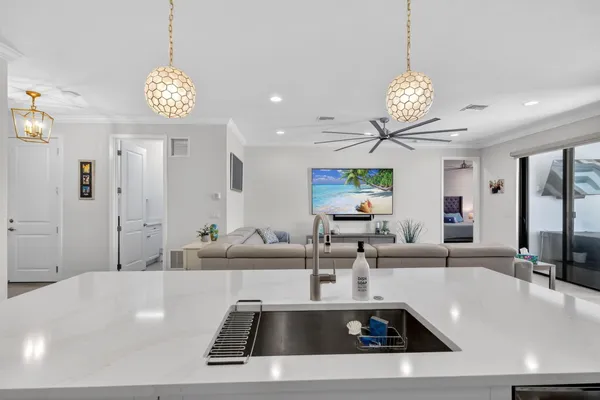 $989,995 | 7204 Stella Lane, Lake Worth, FL 33463