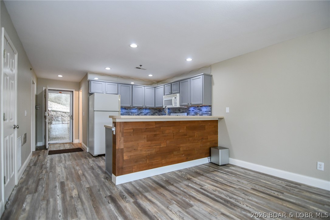 194 Sac Road, Unit D101 Sunrise Beach, MO 65079 - Photo 3 of 47