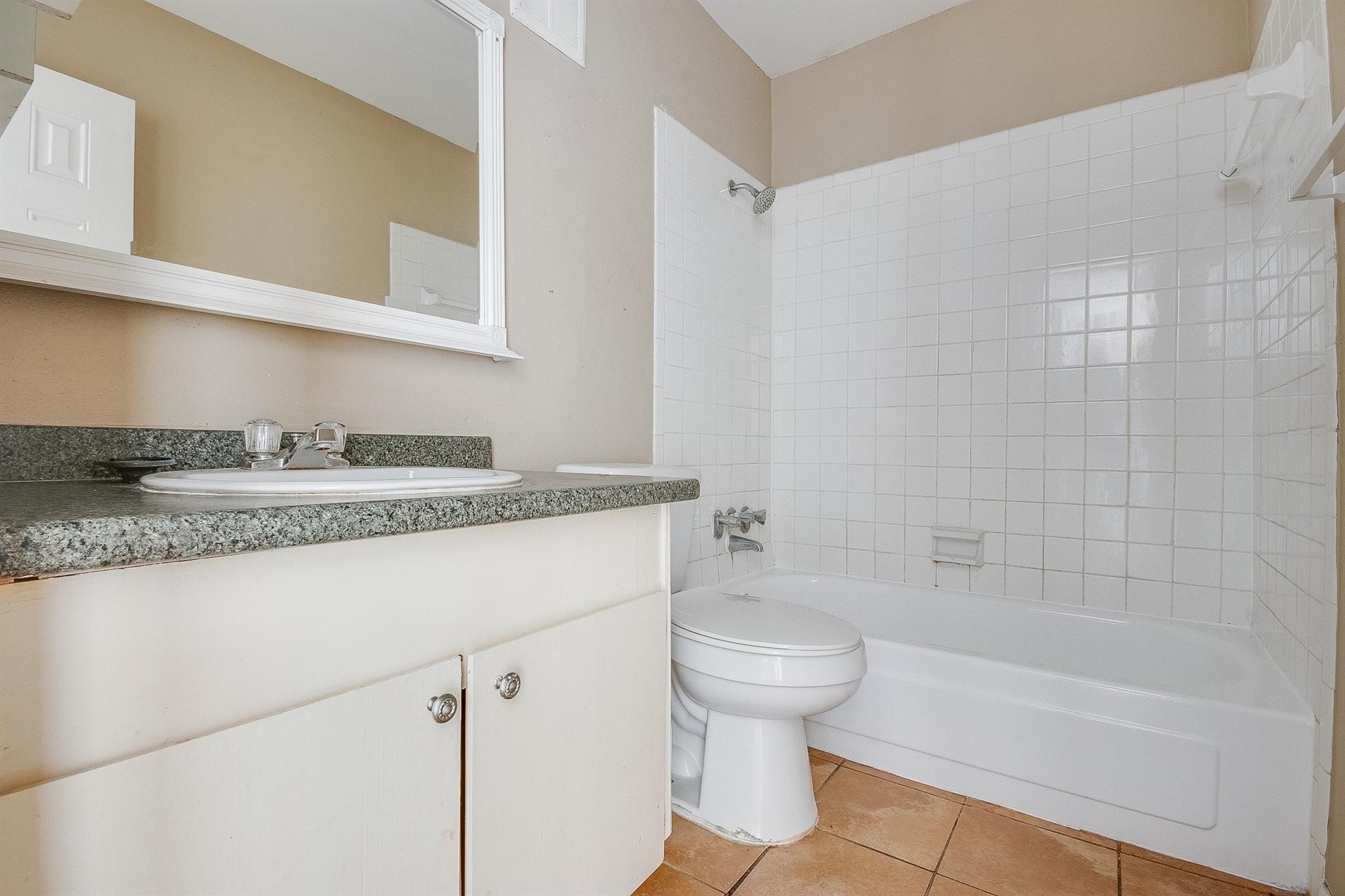 2689 Gessner Road, Unit 802 Houston, TX 77080 - Photo 11 of 14 Gallery Image 11