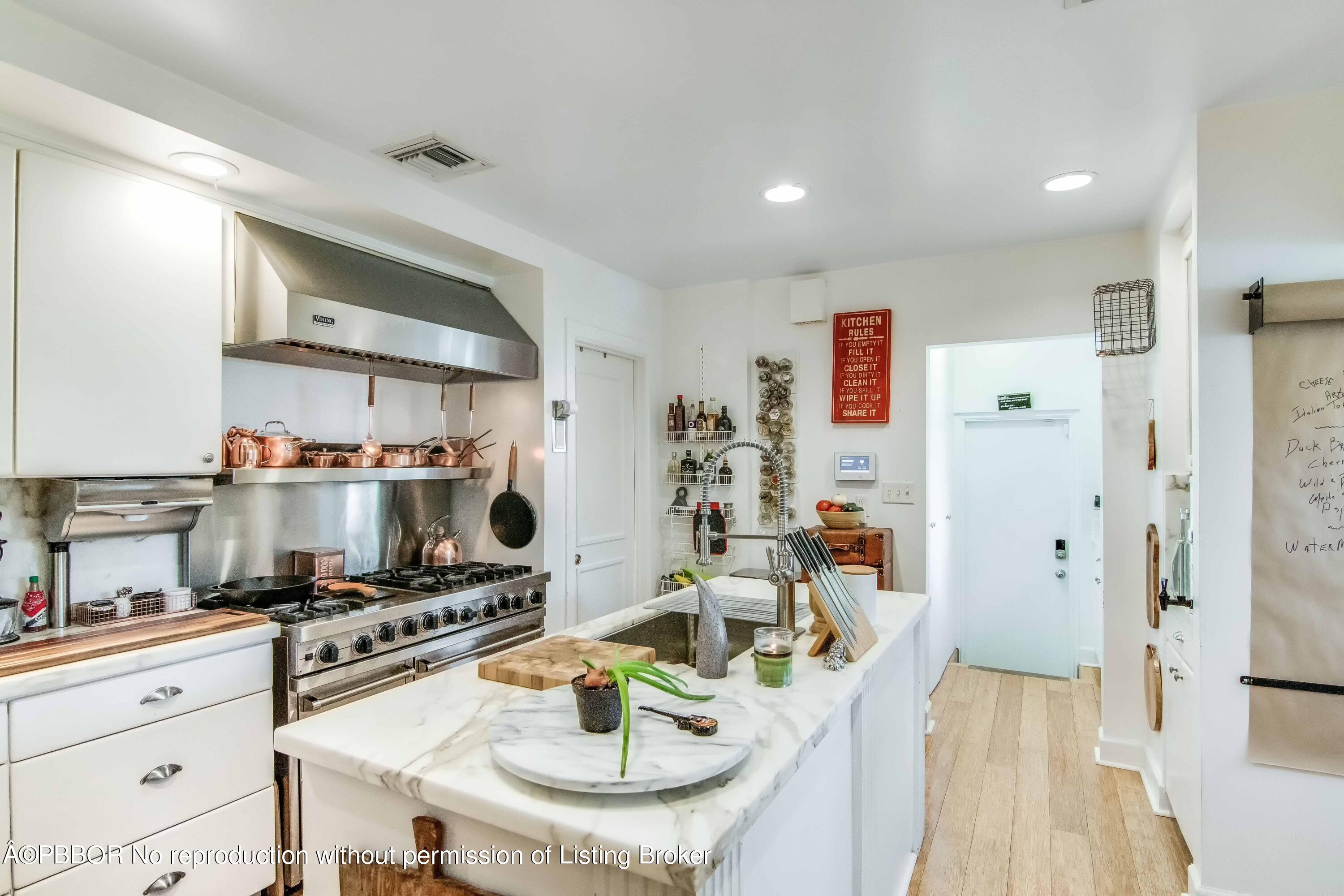 204 Sunset Road West Palm Beach, FL 33401 - Photo 10 of 41 IMG_1726