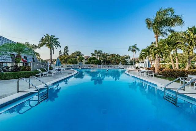 $164,900 | 14130 Rosemary Lane, Unit 3306, Largo, FL 33774