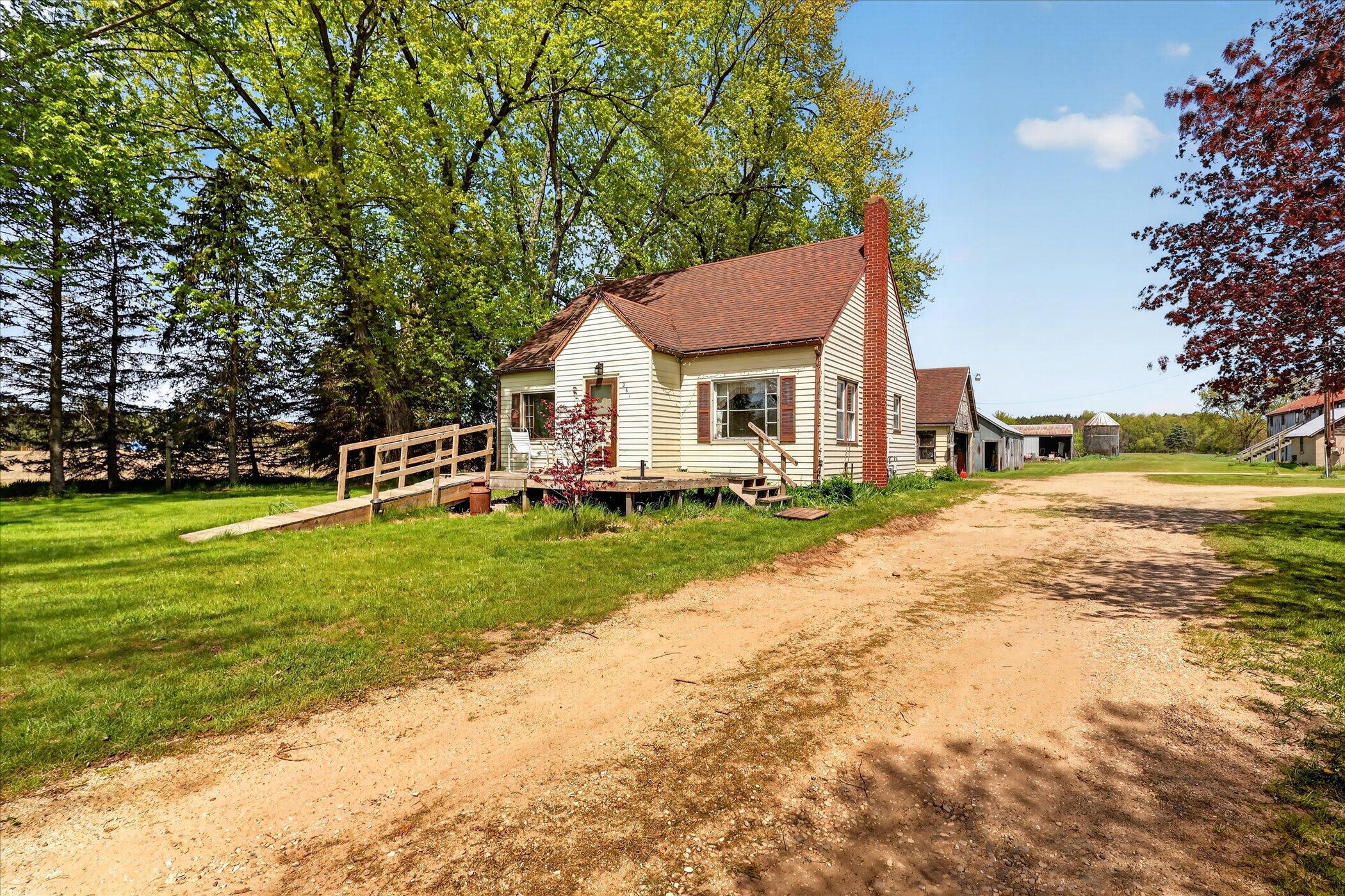 261 19 Mile Road Northeast Cedar Springs, MI 49319 - Photo 5 of 89 05-261-19-Mile-Rd-NE-Cedar-Springs-Windo