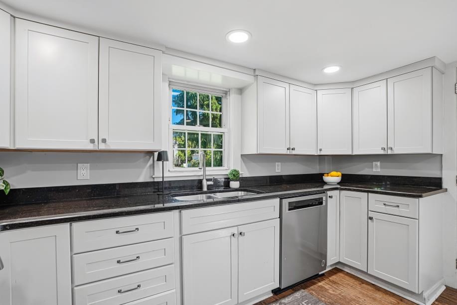 5 Pleasant Street Upton, MA 01568 - Photo 6 of 38