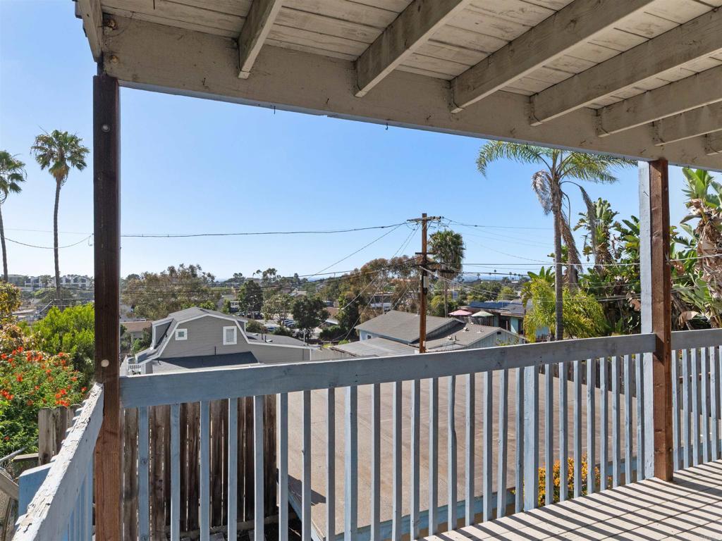 852 Dewitt Avenue Encinitas, CA 92024 - Photo 29 of 41 a view of a balcony with city view