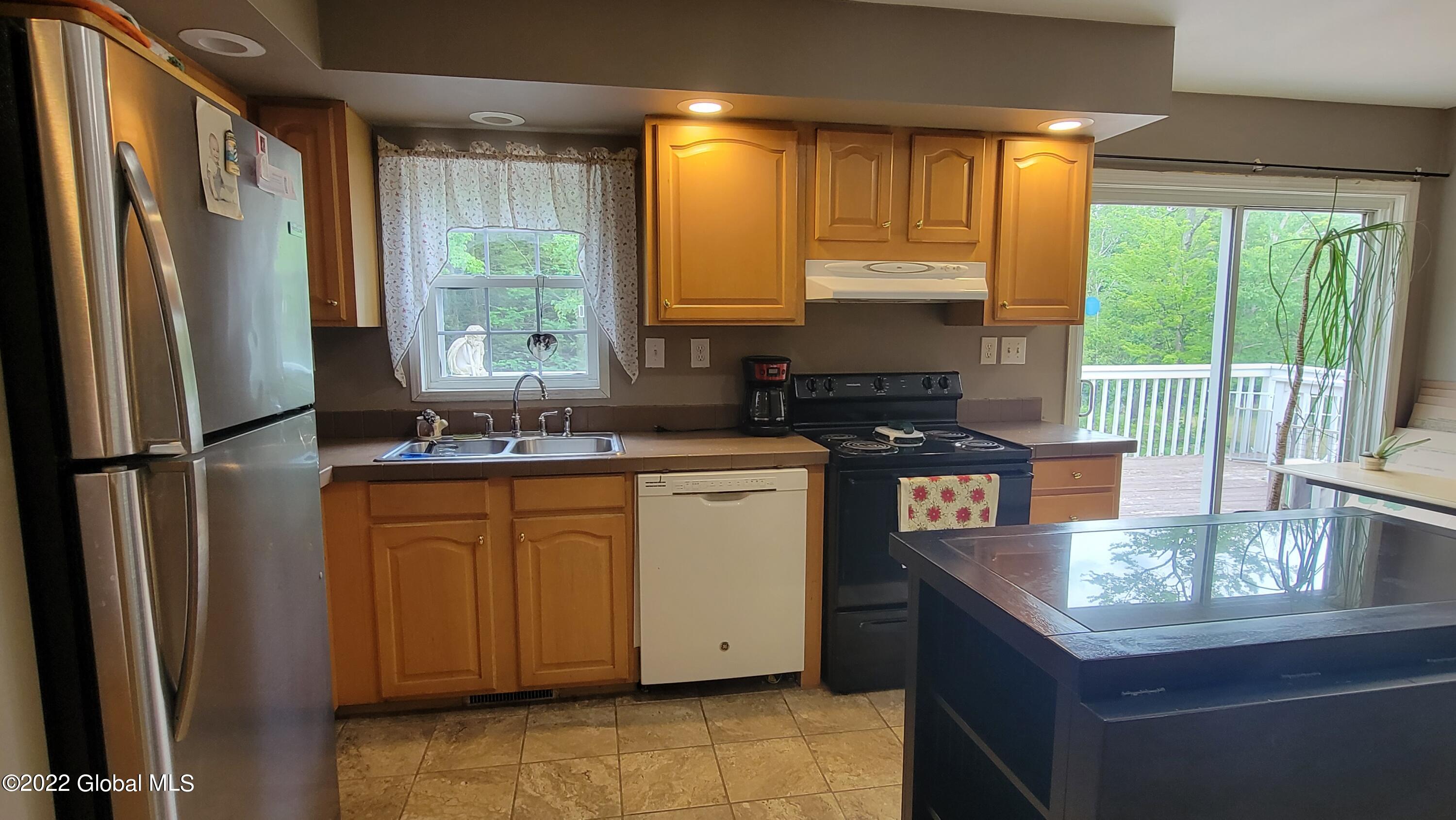 52 Barnside Road Greenville, NY 12083 - Photo 5 of 25 05