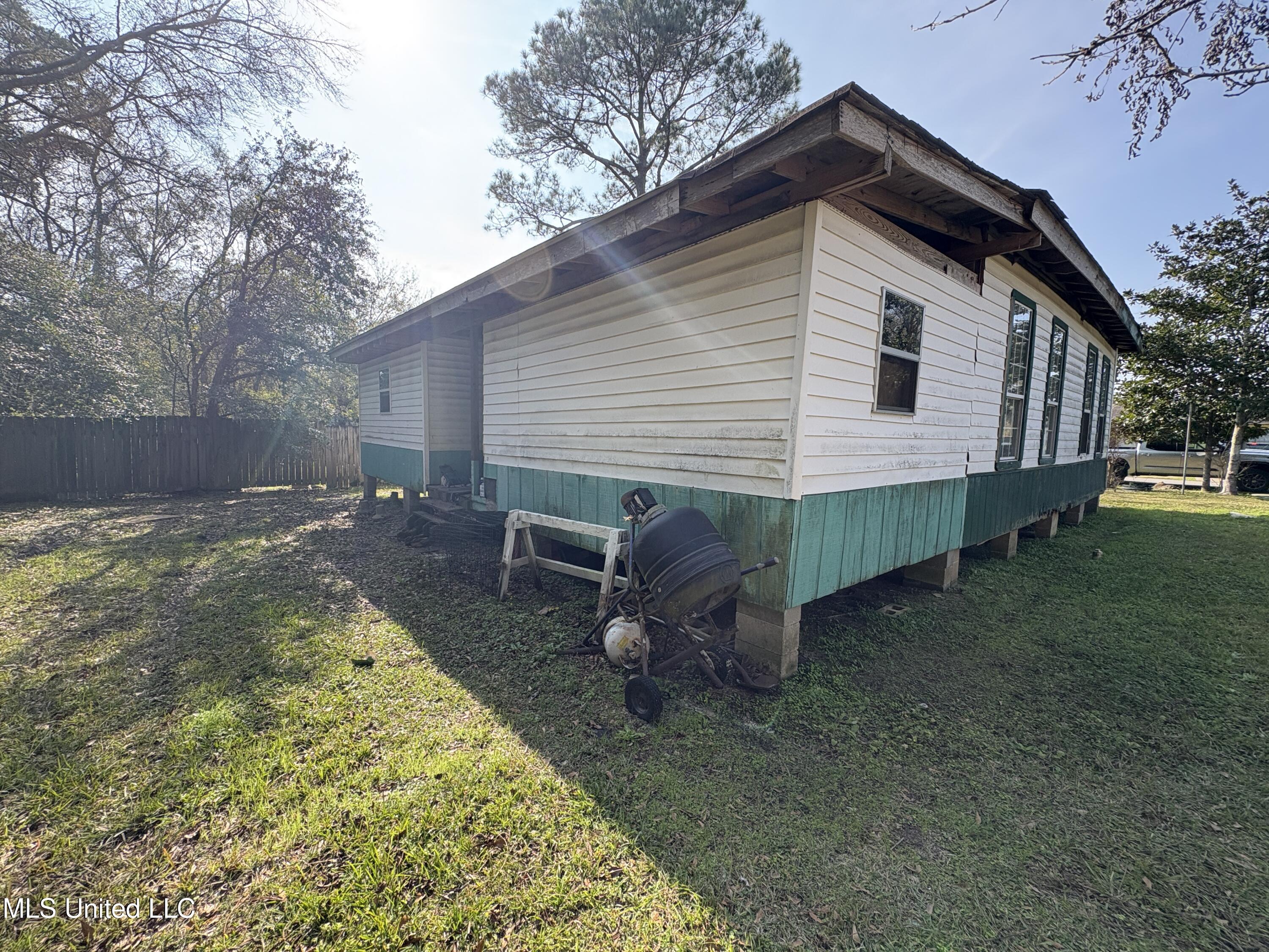 4802 Tanner Street Moss Point, MS 39563 - Photo 2 of 13 IMG_3921