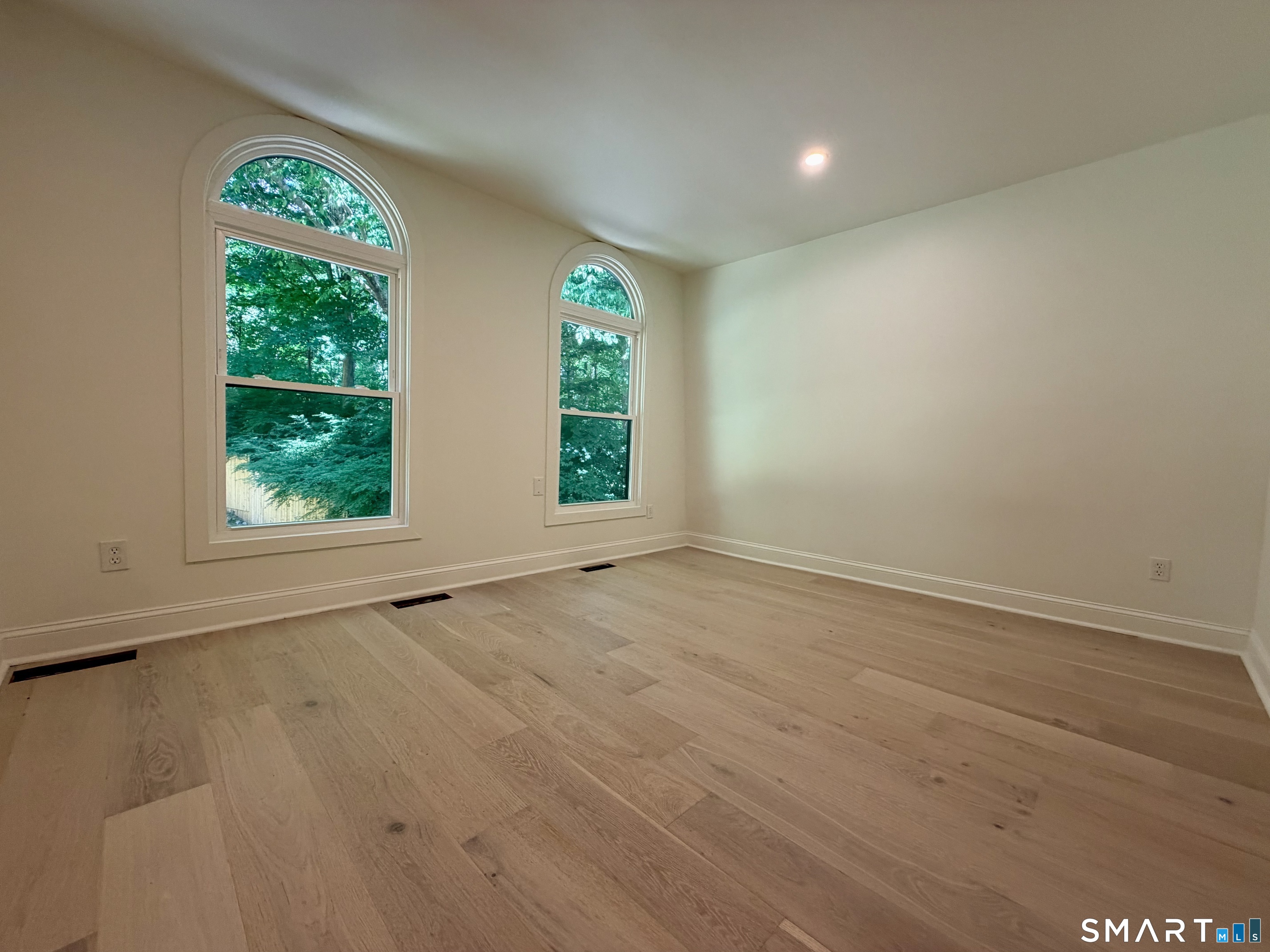 237 Strobel Road Trumbull, CT 06611 - Photo 11 of 35