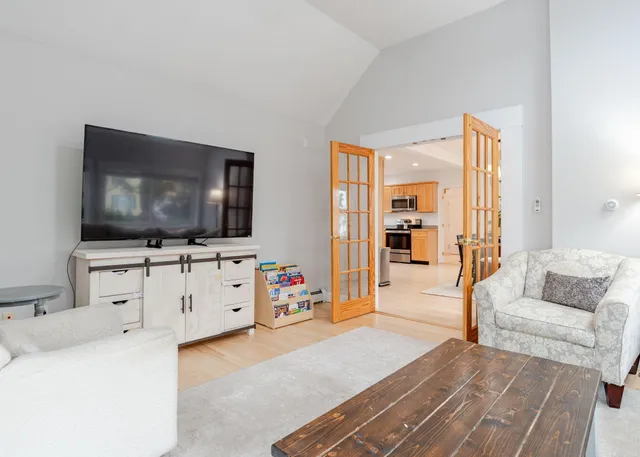 $609,000 | 1035 Broadway, South Portland, ME 04106