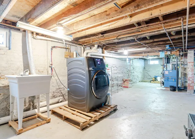 $609,000 | 1035 Broadway, South Portland, ME 04106