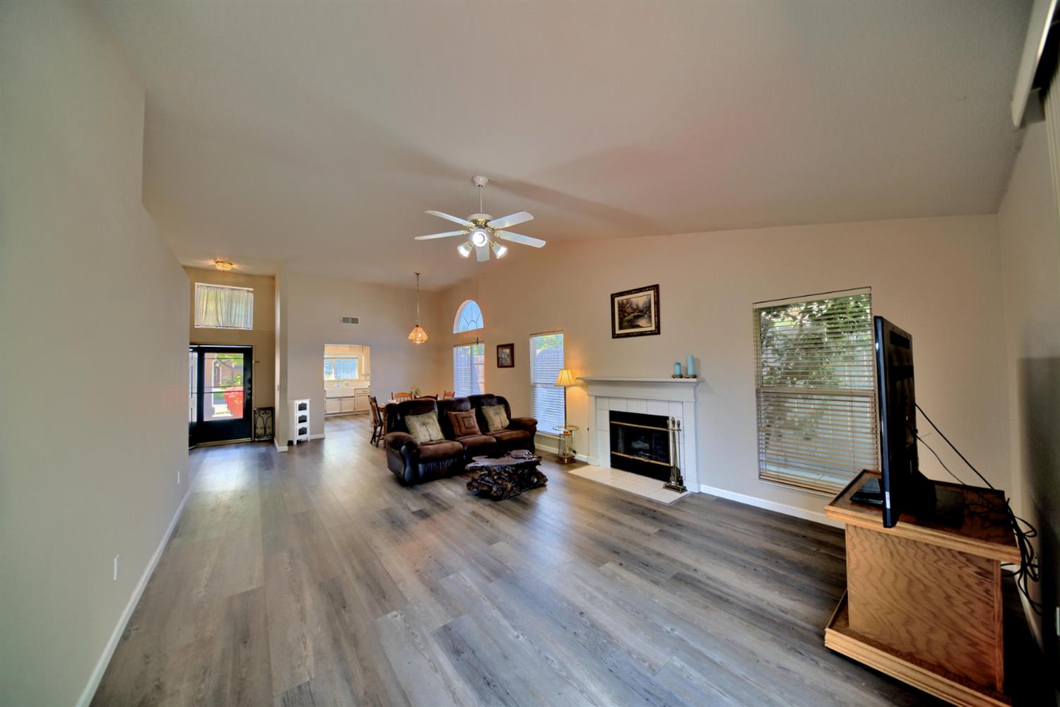 1007 Lourence Drive Tracy, CA 95376 - Photo 12 of 48
