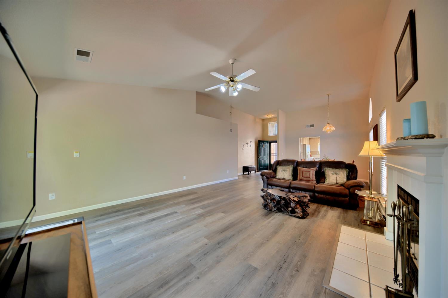 1007 Lourence Drive Tracy, CA 95376 - Photo 13 of 48