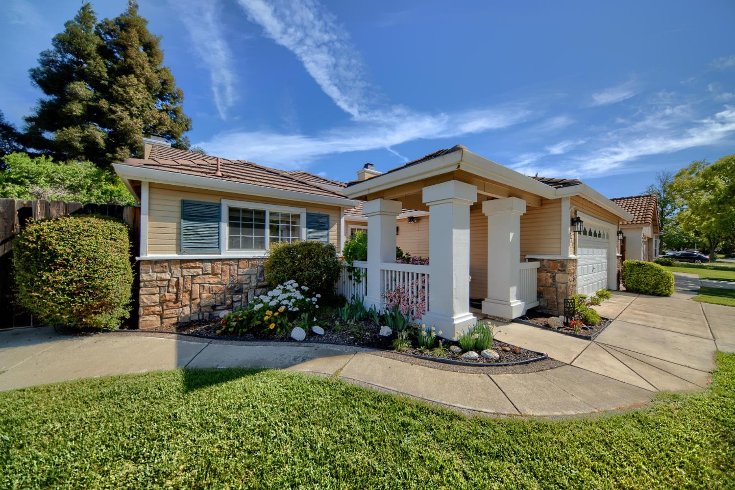 1007 Lourence Drive Tracy, CA 95376 - Photo 4 of 48