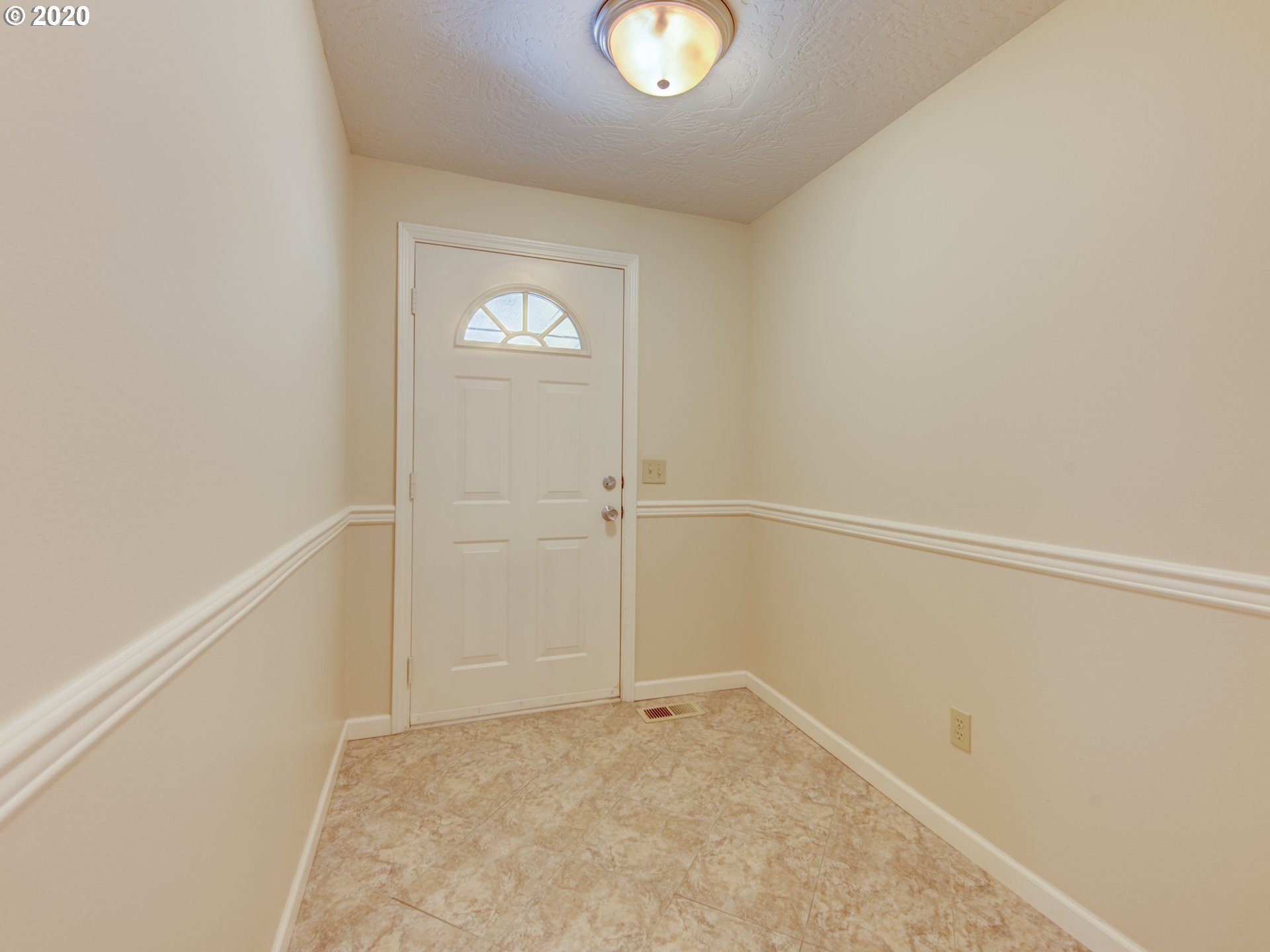 6721 B Street Springfield, OR 97478 - Photo 5 of 27