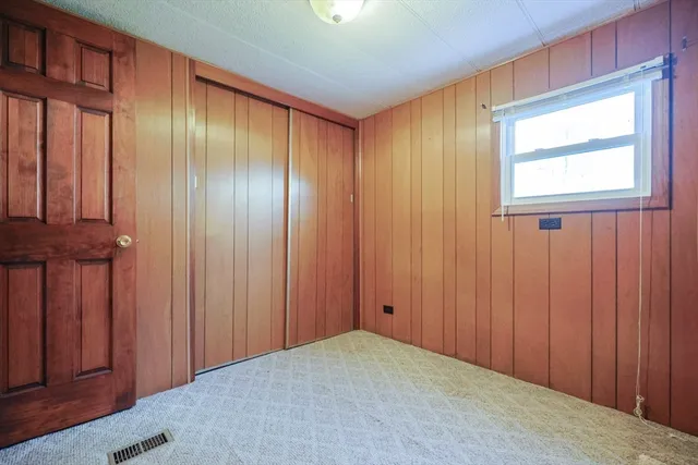 a view of entryway with workspace