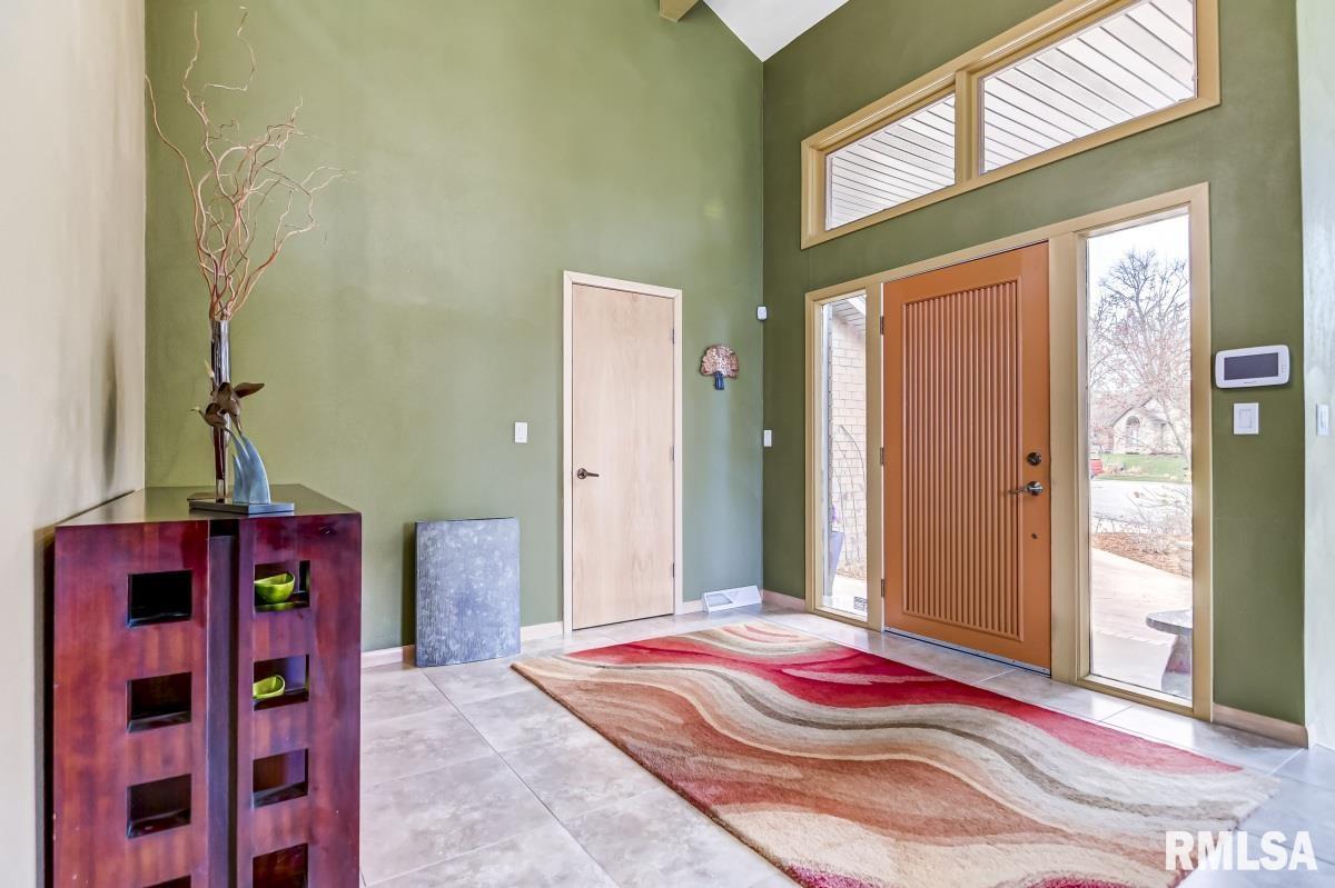 516 Appomattox Drive Springfield, IL 62711 - Photo 2 of 50