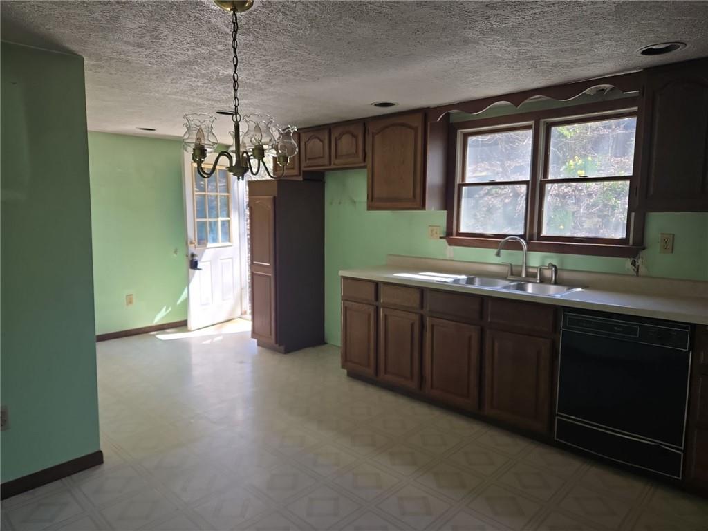 242 Stone Quarry Road Monaca, PA 15061 - Photo 7 of 41