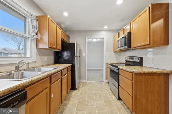 $2,100 | 3832 Frances Avenue, Wilmington, DE 19808