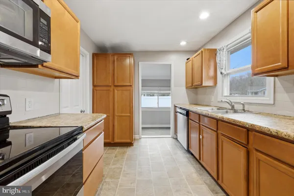 $2,100 | 3832 Frances Avenue, Wilmington, DE 19808
