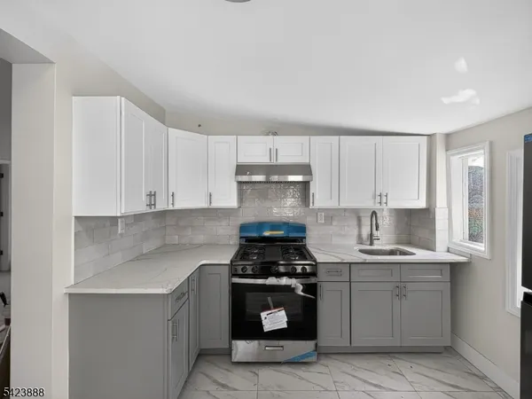$3,549 | 123 Steuben Street, Unit 2, East Orange, NJ 07018