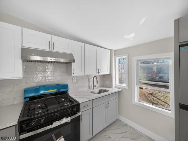 $3,549 | 123 Steuben Street, Unit 2, East Orange, NJ 07018