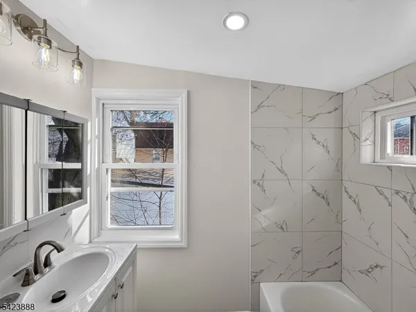 $3,549 | 123 Steuben Street, Unit 2, East Orange, NJ 07018