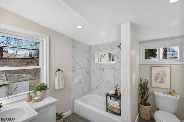 $3,549 | 123 Steuben Street, Unit 2, East Orange, NJ 07018