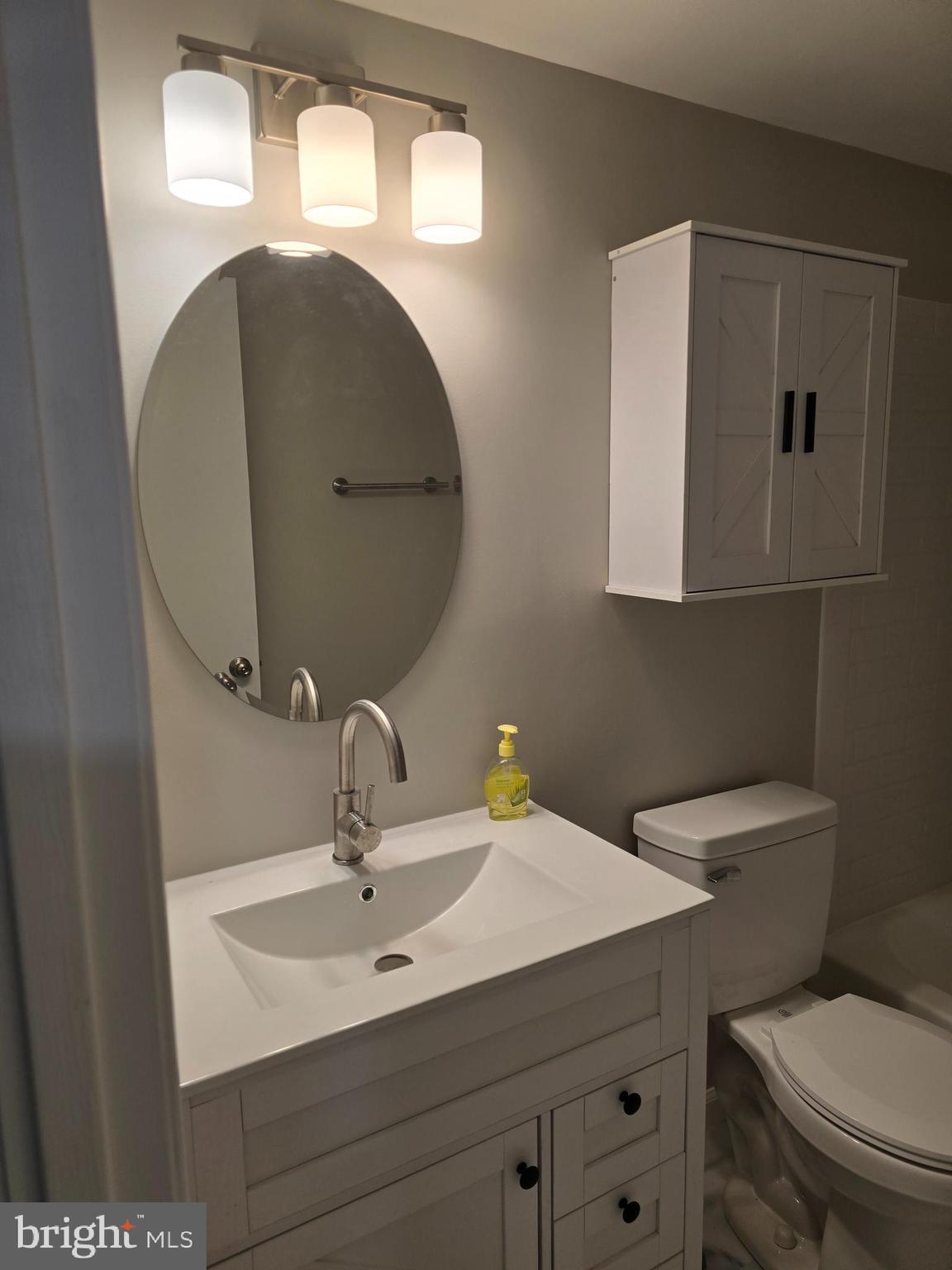 5800 Cove Landing Road Burke, VA 22015 - Photo 6 of 8 Bathroom