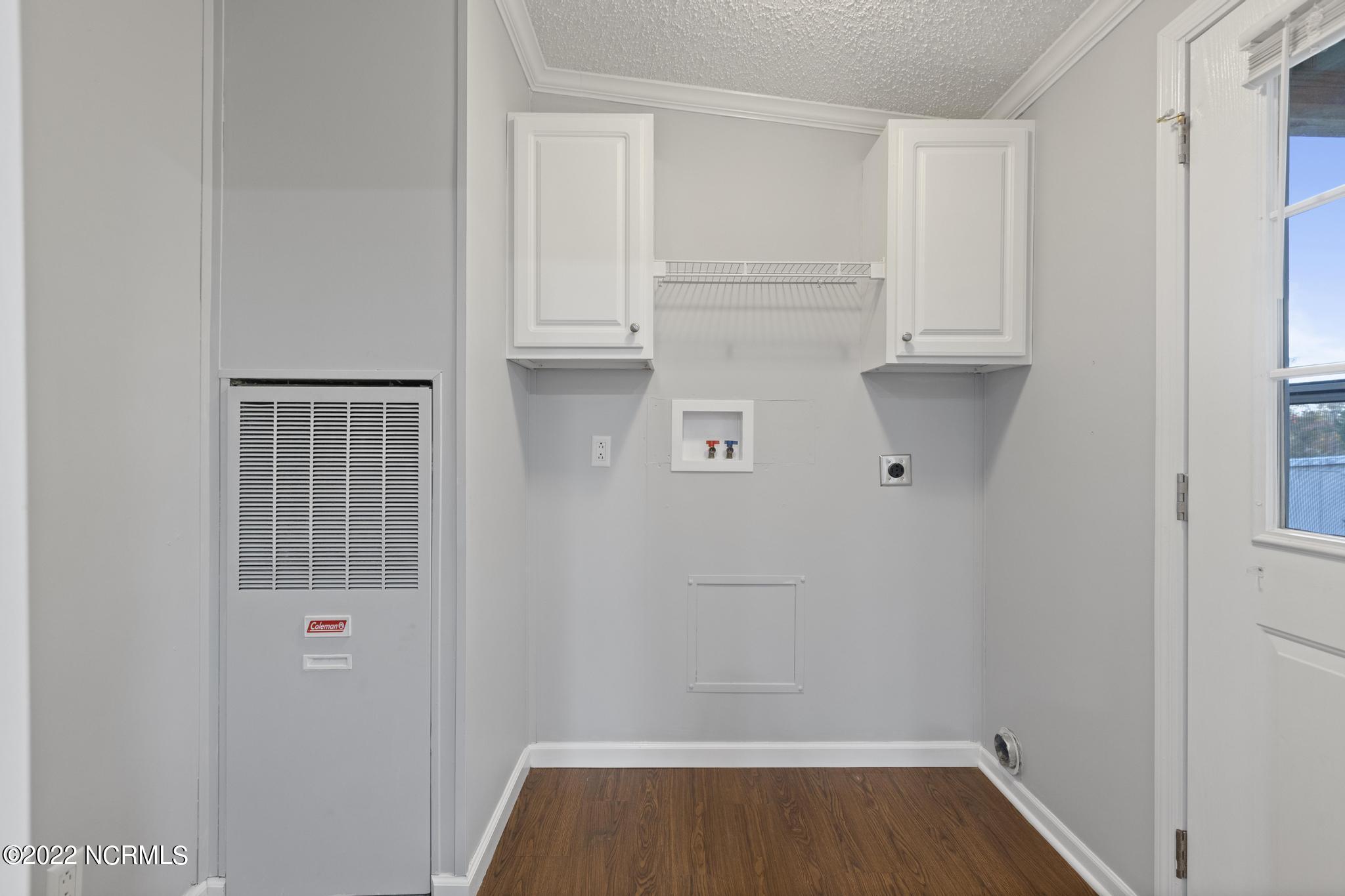 414 Old Parker Farm Road Holly Ridge, NC 28445 - Photo 20 of 25 laundry room