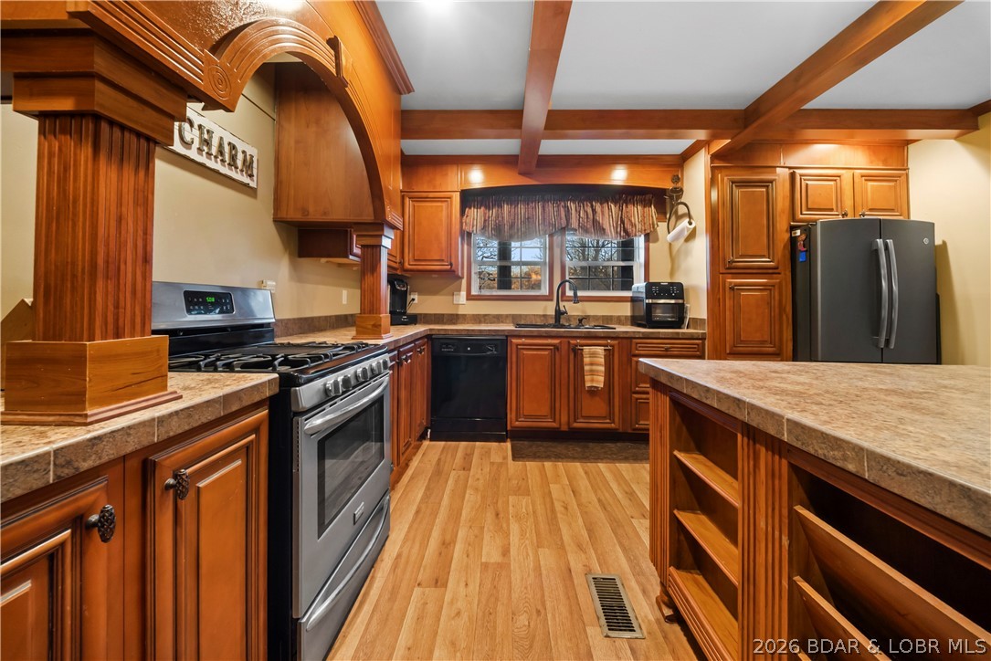 580 Burch Valley Road Linn Creek, MO 65052 - Photo 11 of 66