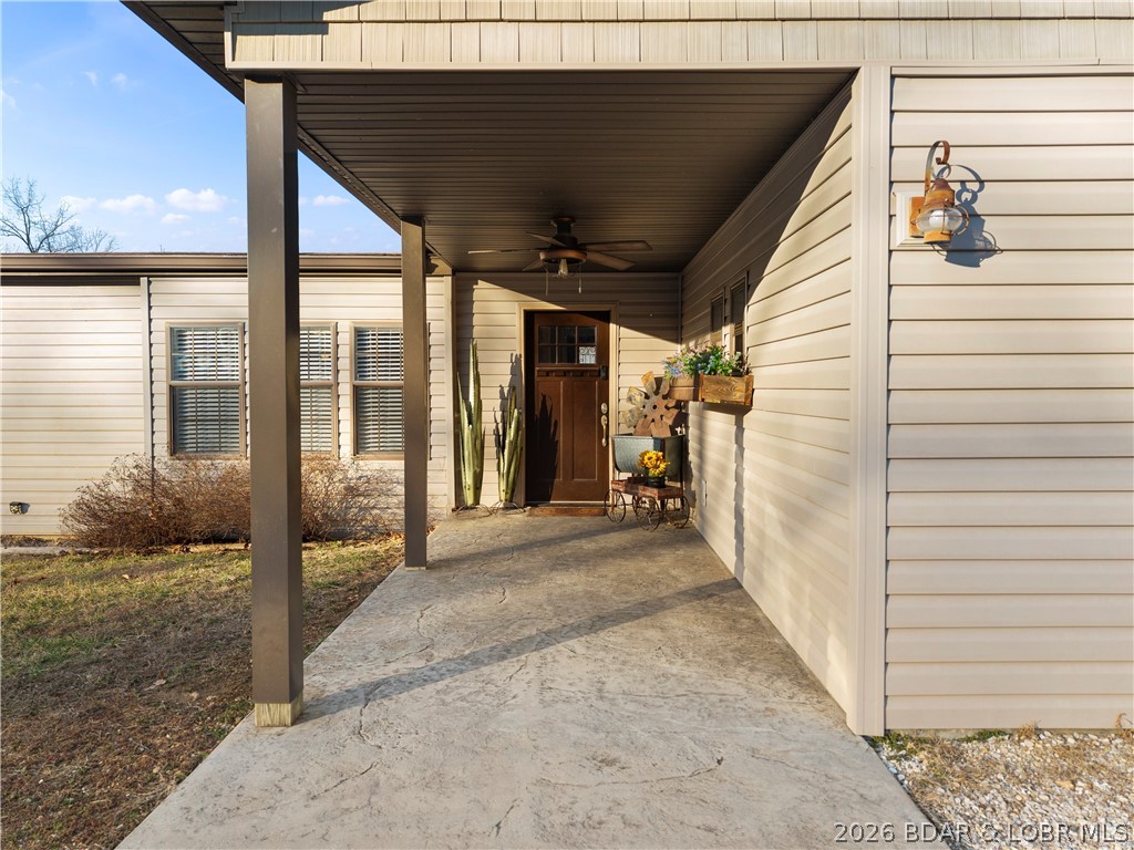 580 Burch Valley Road Linn Creek, MO 65052 - Photo 4 of 66