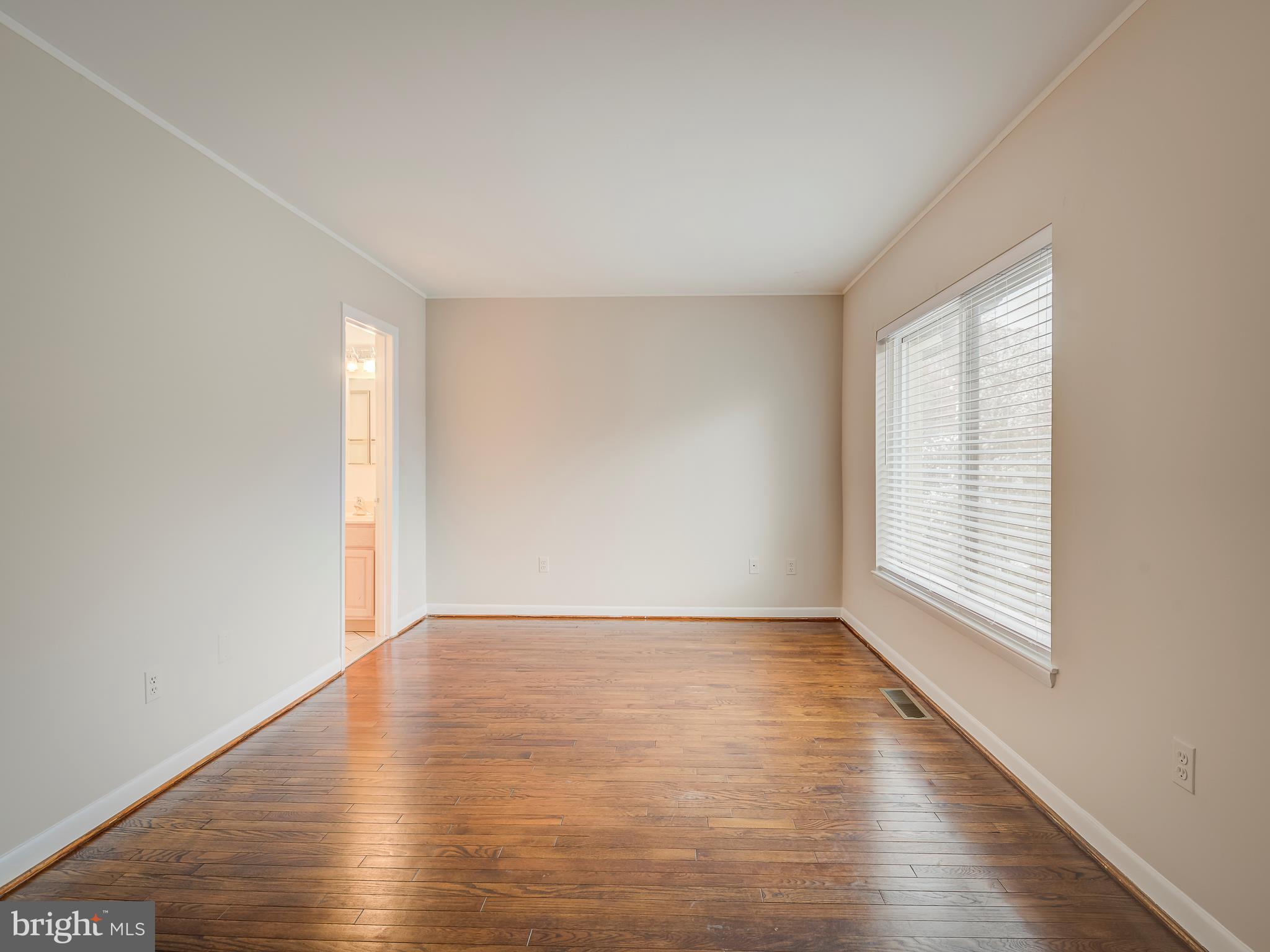 2058 Golf Course Drive Reston, VA 20191 - Photo 18 of 33 Master bedroom