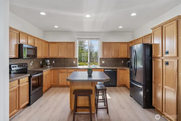 $659,950 | 2619 84th Drive Northeast, Lake Stevens, WA 98258