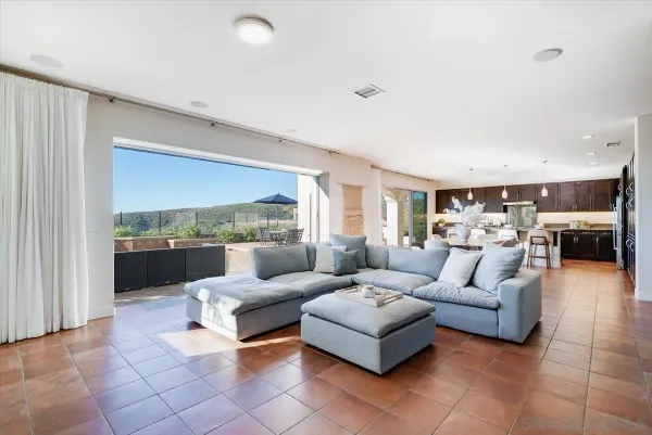 $3,499,000 | 7135 Sitio Caliente, Carlsbad, CA 92009