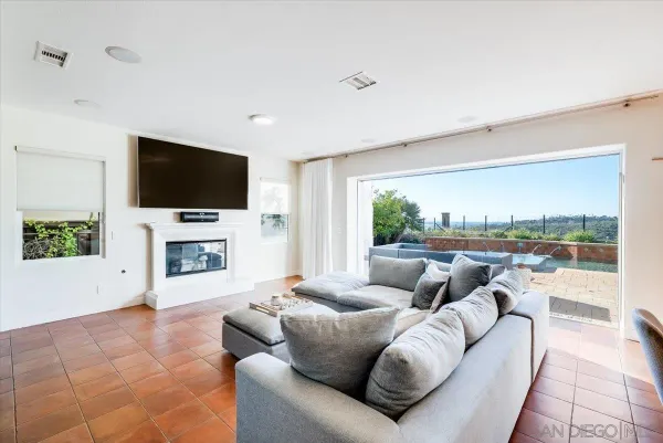 $3,499,000 | 7135 Sitio Caliente, Carlsbad, CA 92009