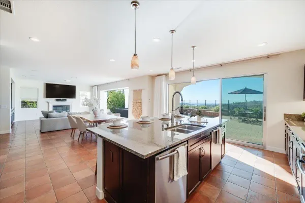 $3,499,000 | 7135 Sitio Caliente, Carlsbad, CA 92009