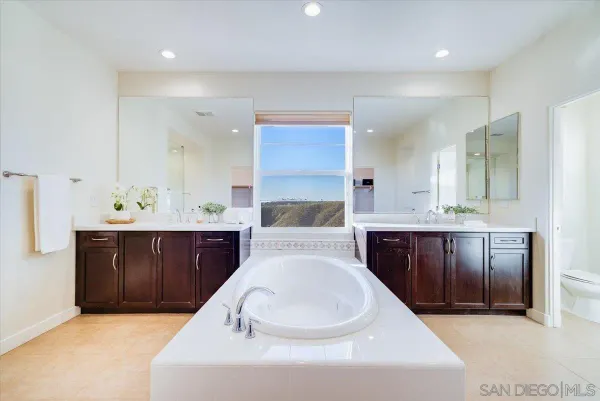 $3,499,000 | 7135 Sitio Caliente, Carlsbad, CA 92009