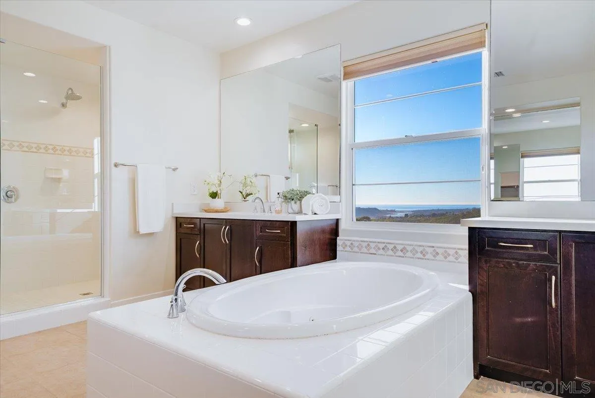7135 Sitio Caliente Carlsbad, CA 92009 - Photo 44 of 73