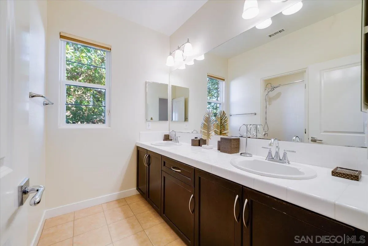 7135 Sitio Caliente Carlsbad, CA 92009 - Photo 52 of 73
