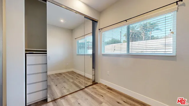 $1,600 | 7051 1/2 White Oak Avenue, Reseda, CA 91335