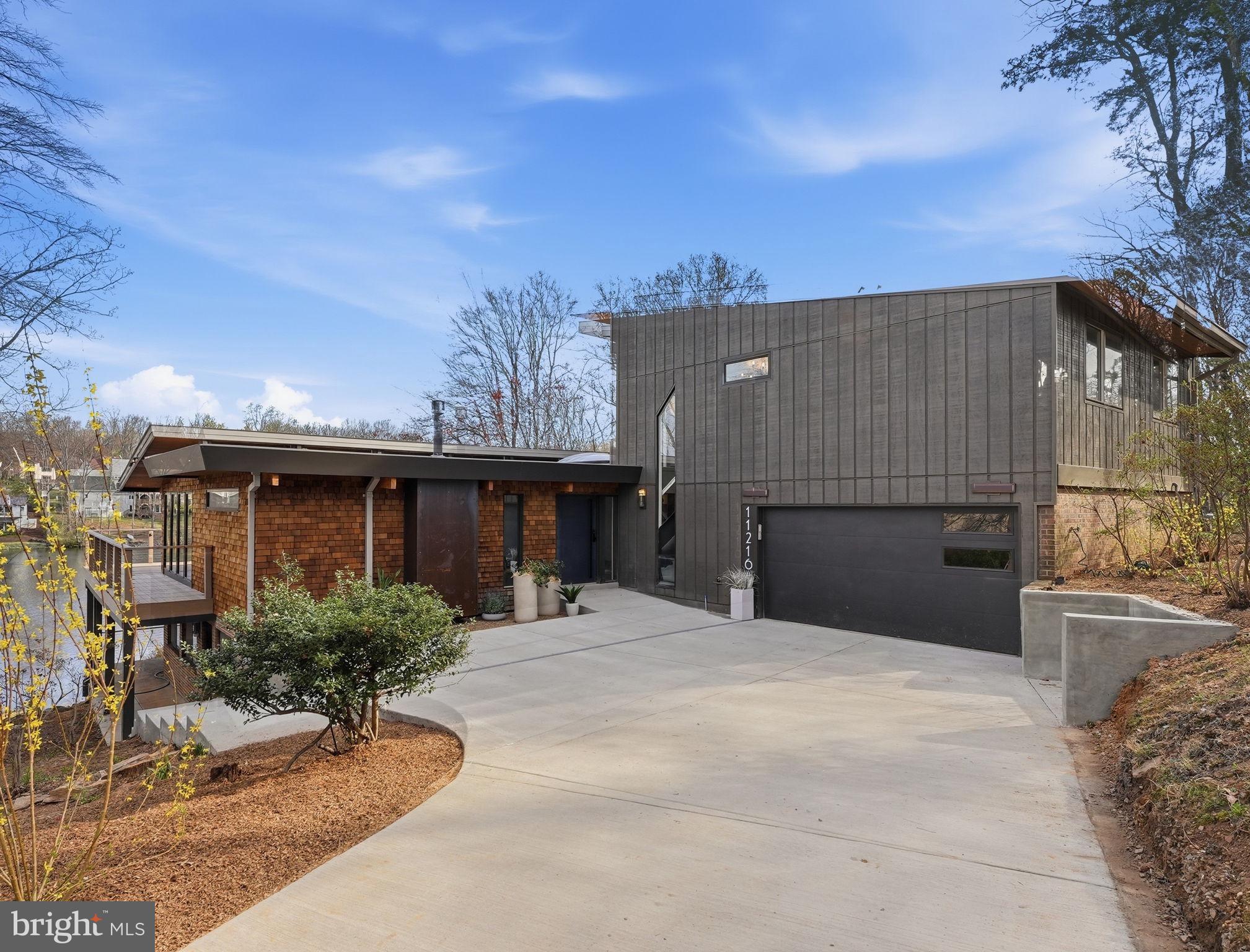 11216 South Shore Road Reston, VA 20190 - Photo 7 of 82