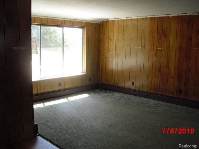 3203 Howland (10)