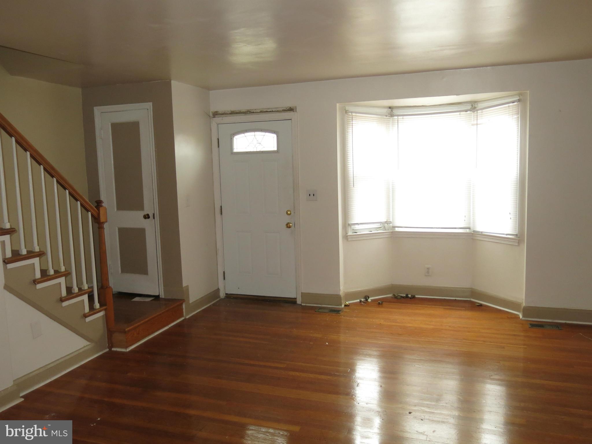 5807 Falkirk Road Baltimore, MD 21239 - Photo 4 of 16 Living Room