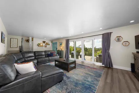 $1,099,000 | 10964 Dutton Drive, La Mesa, CA 91941