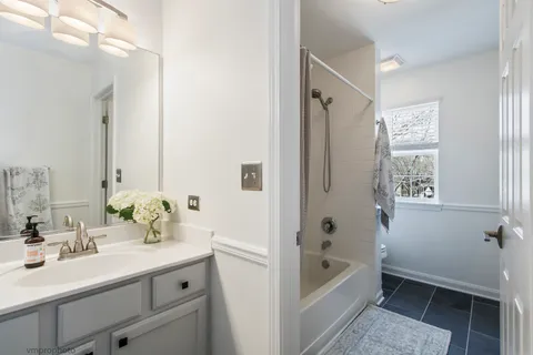 $824,900 | 394 Marseilles Street, Vernon Hills, IL 60061