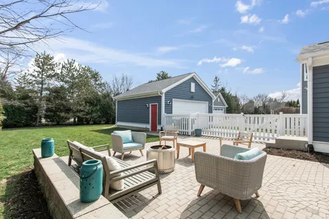 $824,900 | 394 Marseilles Street, Vernon Hills, IL 60061