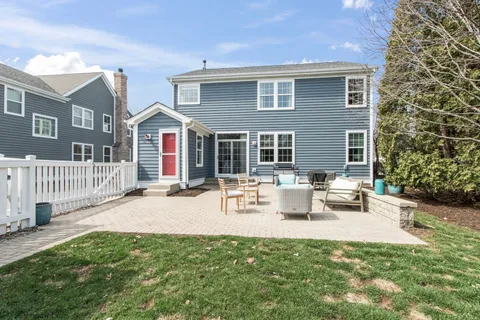 $824,900 | 394 Marseilles Street, Vernon Hills, IL 60061