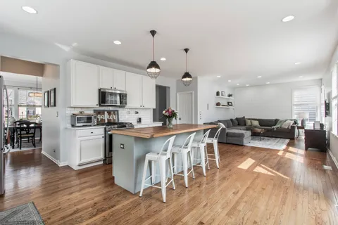 $824,900 | 394 Marseilles Street, Vernon Hills, IL 60061