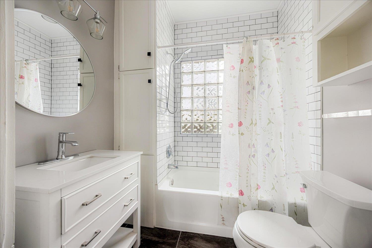 133 South Fenwick Road Memphis, TN 38111 - Photo 10 of 21 a bathroom with a sink toilet and shower