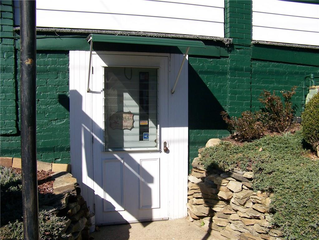 520 Lacock Street Rochester, PA 15074 - Photo 14 of 16 Street Entrance